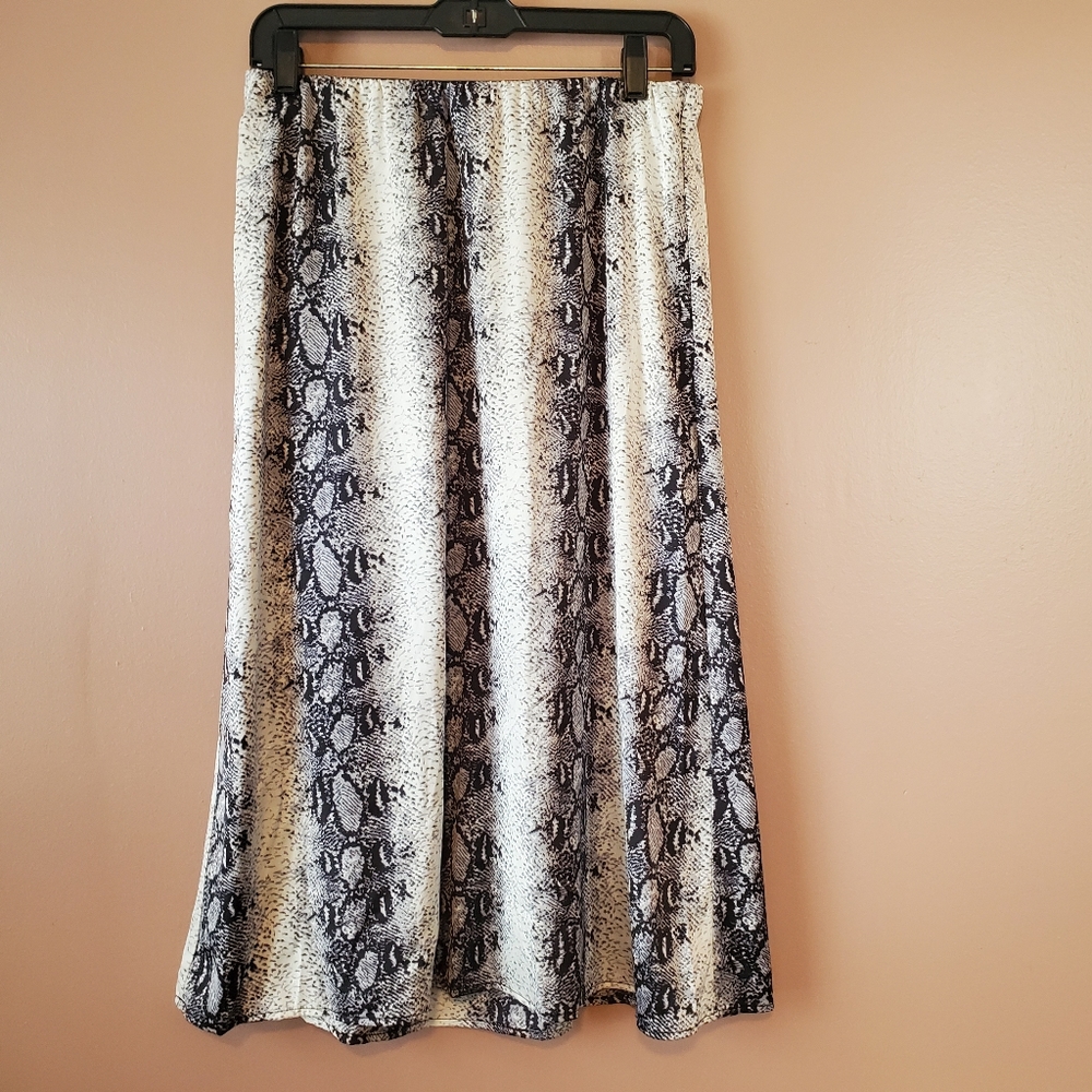 WD.NY Black/Gray/White Satin Snake Print Skirt